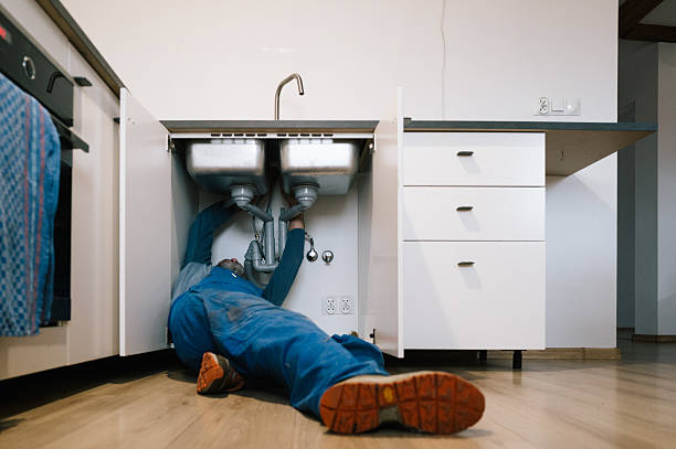 Professional Emergency Plumber technician working in Hueysville, KY